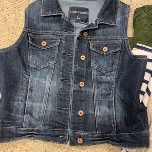 Ladies size large Maurice’s vest 10$ new